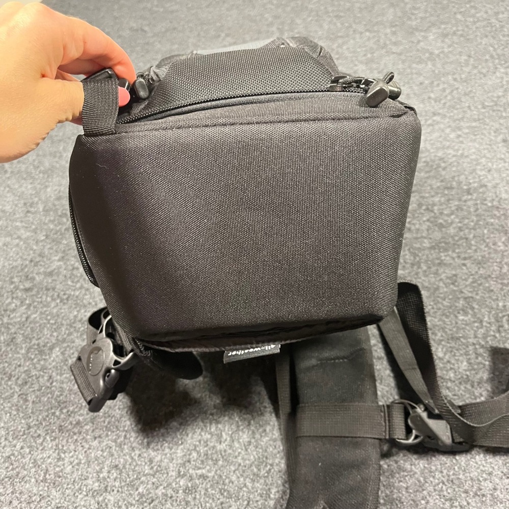 Lowepro Slingshot 102 AW DSLR Camera Sling Bag Black‎ Gray with Rain Cover - Picture 7 of 16